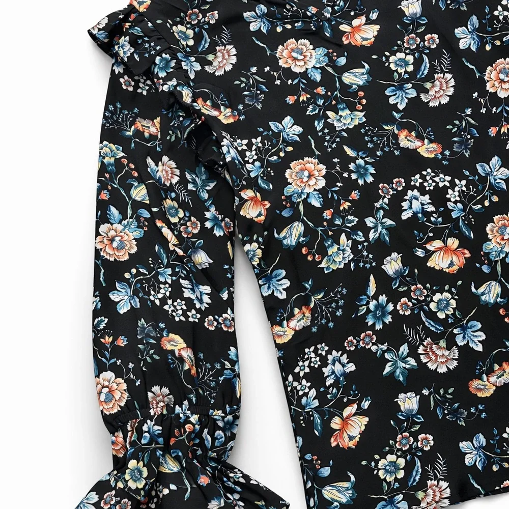 Counterparts Black Floral Blouse - Picture 2 of 4